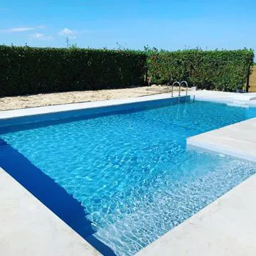 piscina azzurra