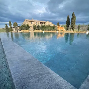 piscina in toscana