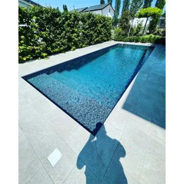 piscina d'estate