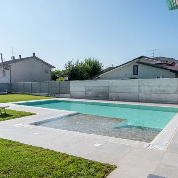 piscina con scala recessa verona