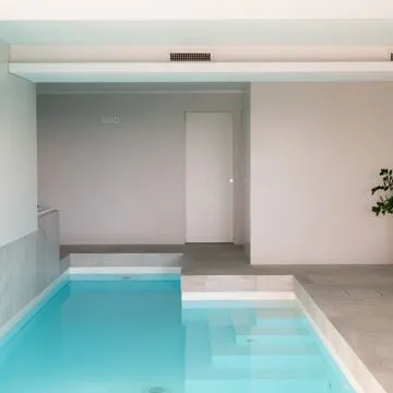 PISCINA DI LUSSO INTERNA